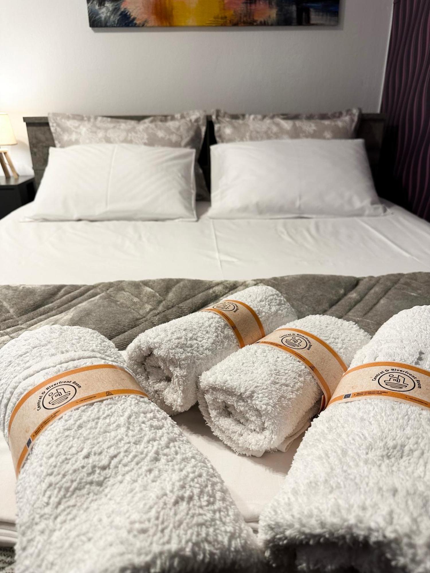 Central & Riverfront Room 1 Edessa Exterior foto